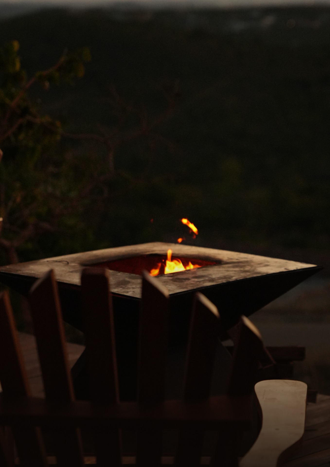 Pit Fire e Entardecer no Deck: uma Noite no Mei do Mato Chalés